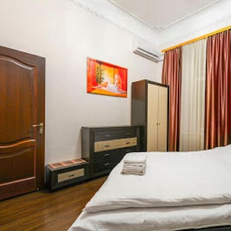 Apartment Mala Zhytomyrska 16 Kiev Bagian luar foto